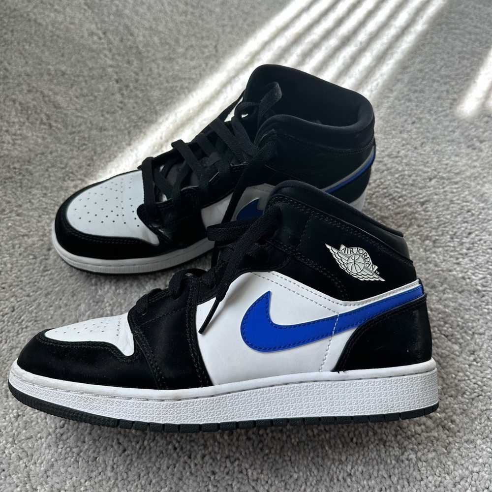Youth Jordan 1 Mid